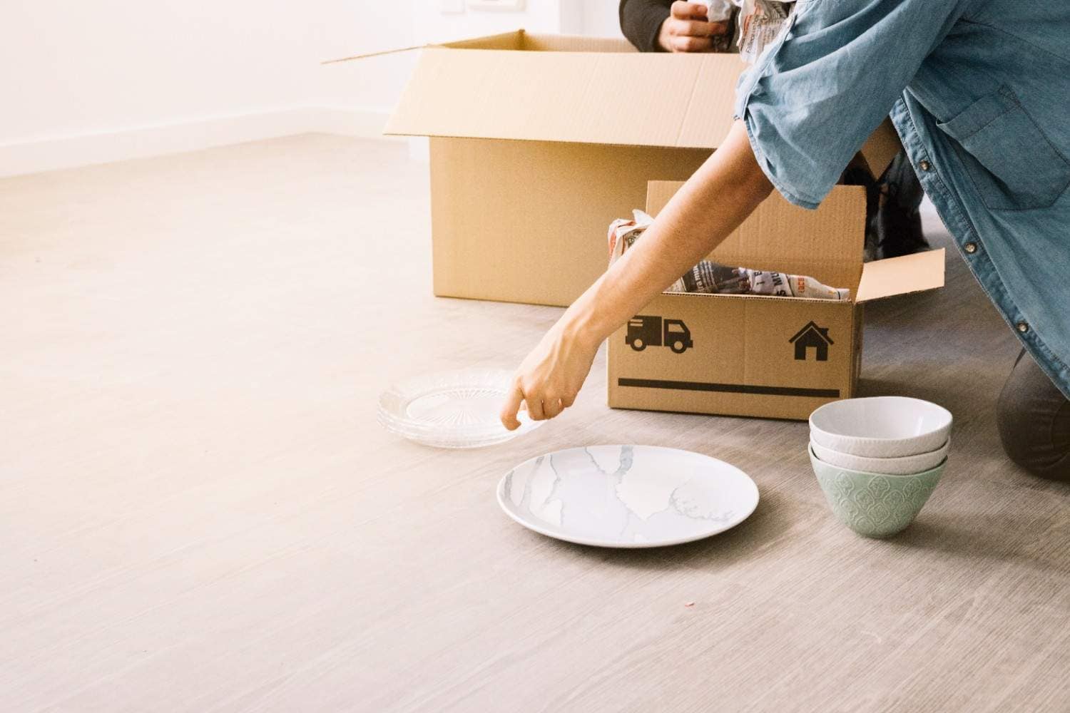 Efficient Kitchen Packing Tips for a Stress-Free Move